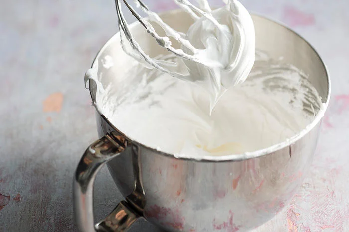 eggs white foam for chocolate cake